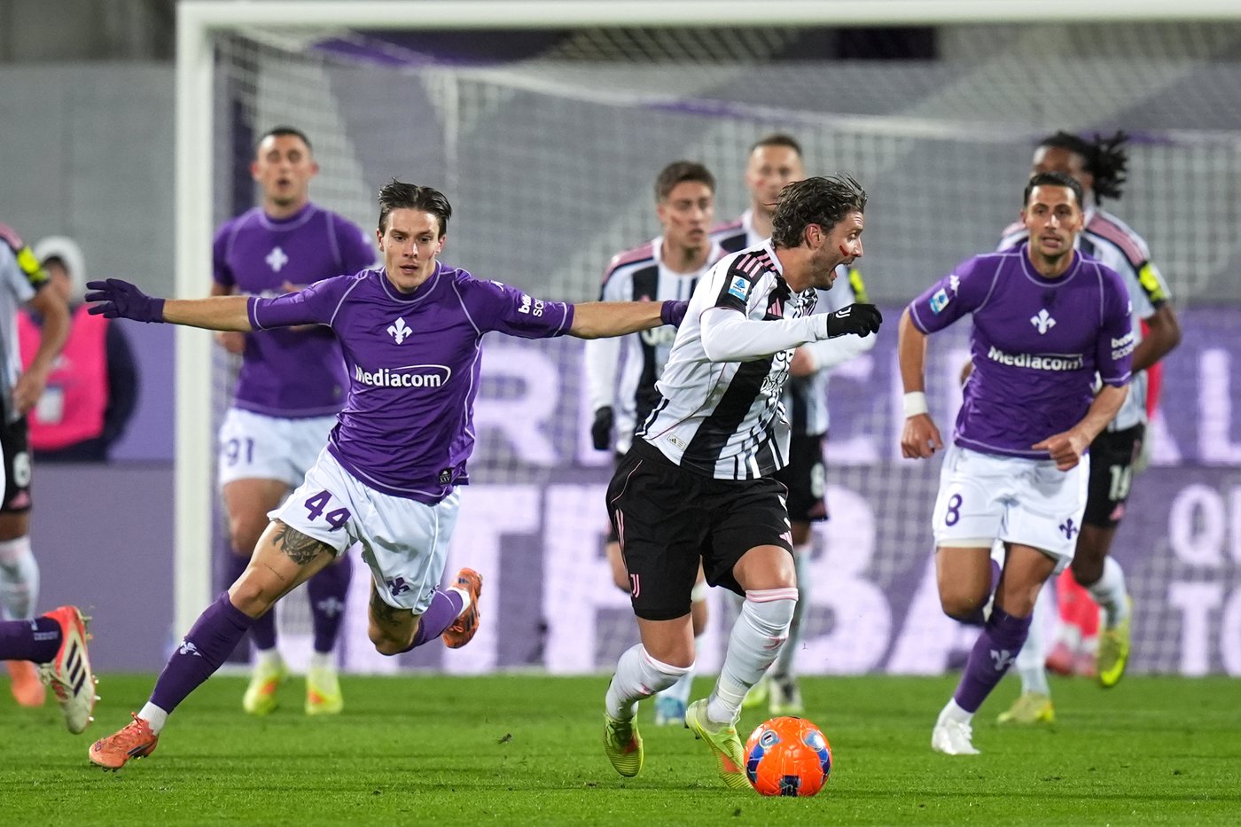 Juventus match halted as Fiorentina fans hurl racist chants at Vlahovic | iNFOnews.ca Juventus match halted as Fiorentina fans hurl racist chants at Vlahovic | iNFOnews.ca