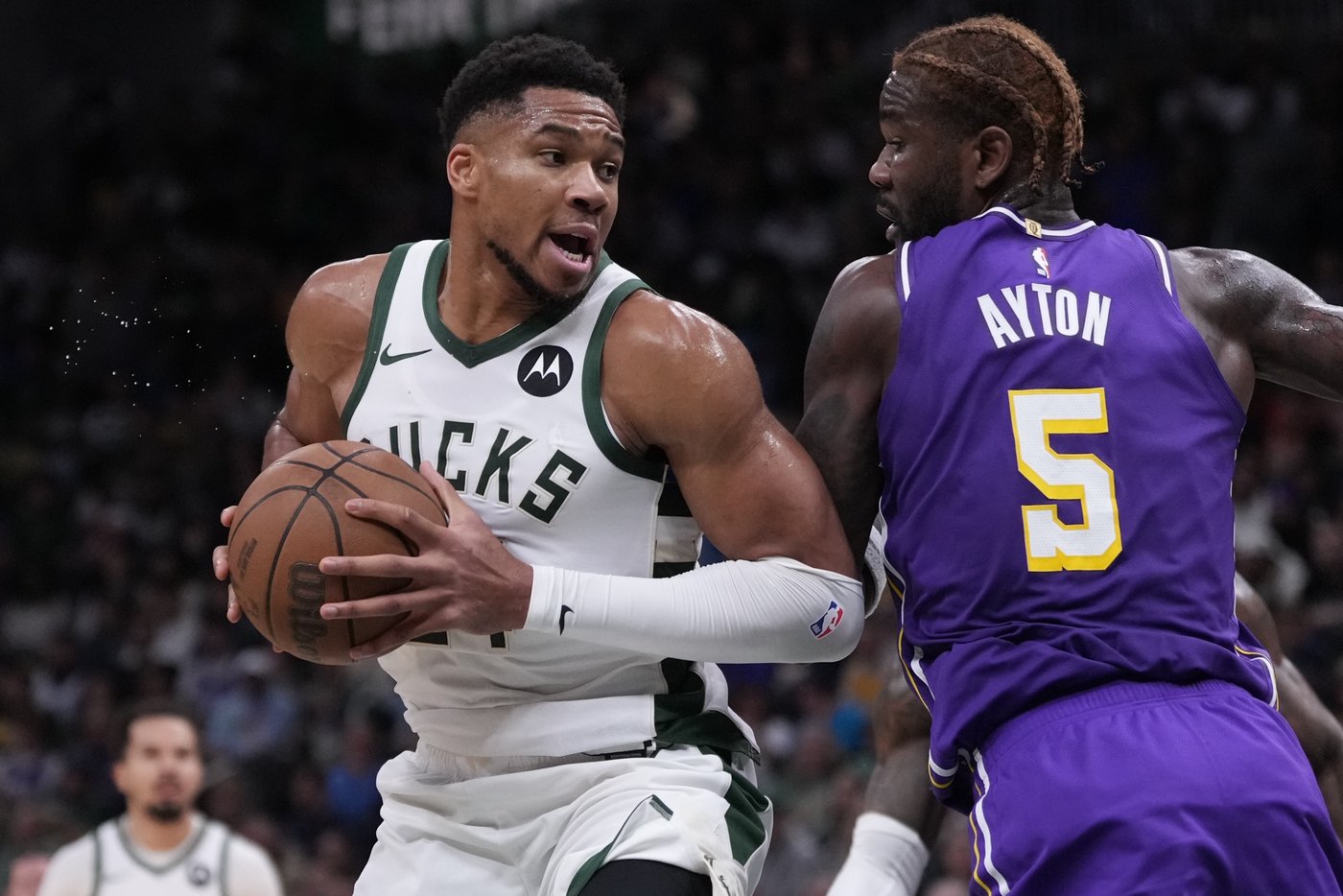 Doncic scores 41 points, Reaves adds 25 as Lakers roll to 119-95 win against Bucks | iNFOnews.ca Doncic scores 41 points, Reaves adds 25 as Lakers roll to 119-95 win against Bucks | iNFOnews.ca