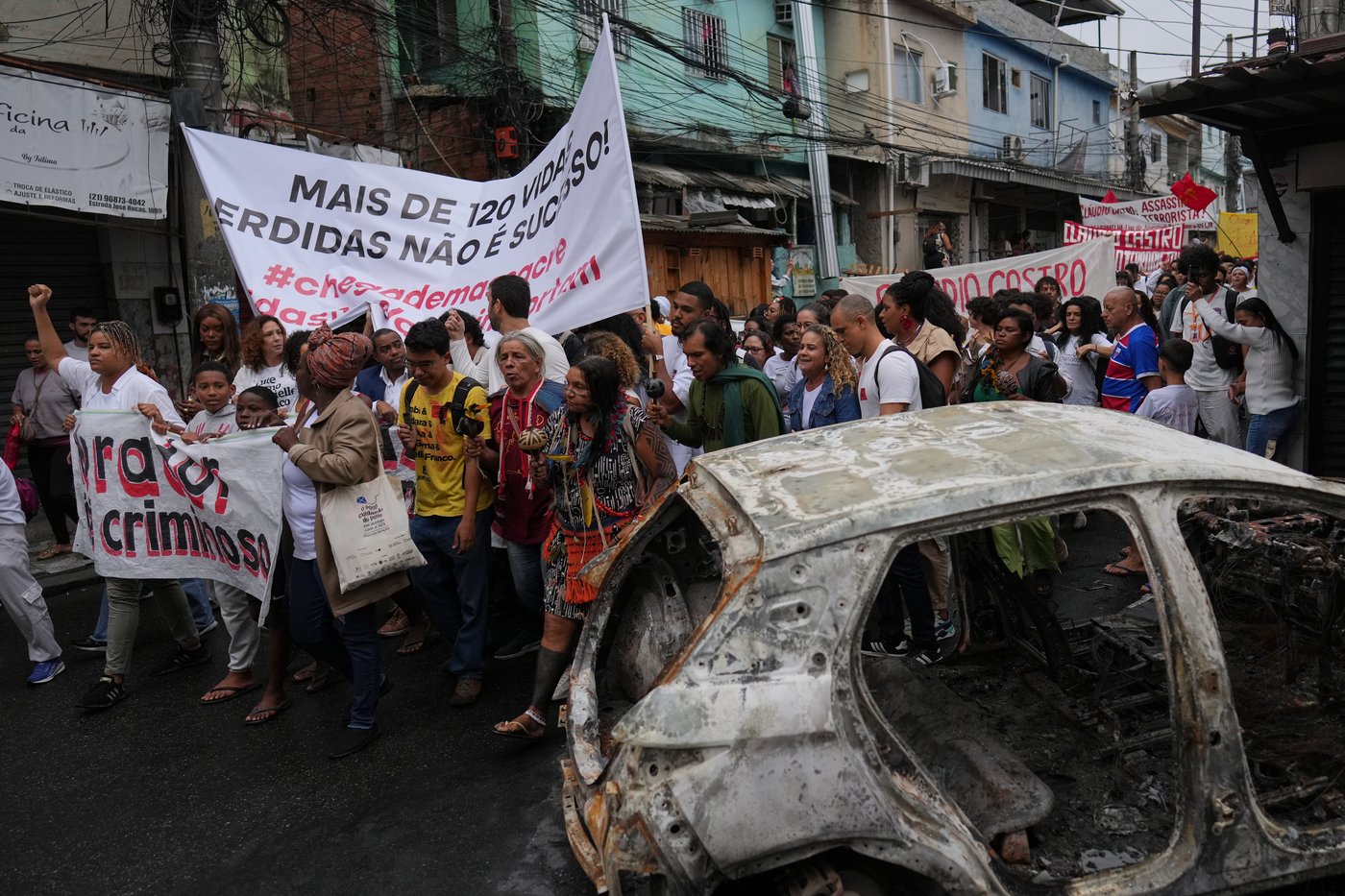 Protesters call for governor’s resignation after Rio’s deadliest police raid | iNFOnews.ca Protesters call for governor’s resignation after Rio’s deadliest police raid | iNFOnews.ca