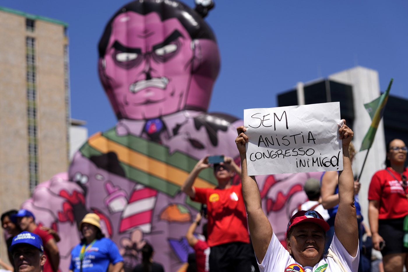 Brazilians protest against a bill that could lead to a pardon for Bolsonaro and allies | iNFOnews.ca Brazilians protest against a bill that could lead to a pardon for Bolsonaro and allies | iNFOnews.ca