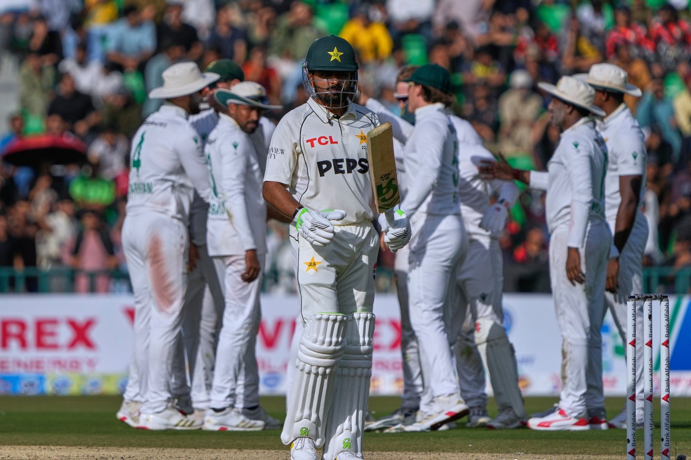 Imam misses out on century in Pakistan's strong start to 1st test against South Africa | iNFOnews.ca