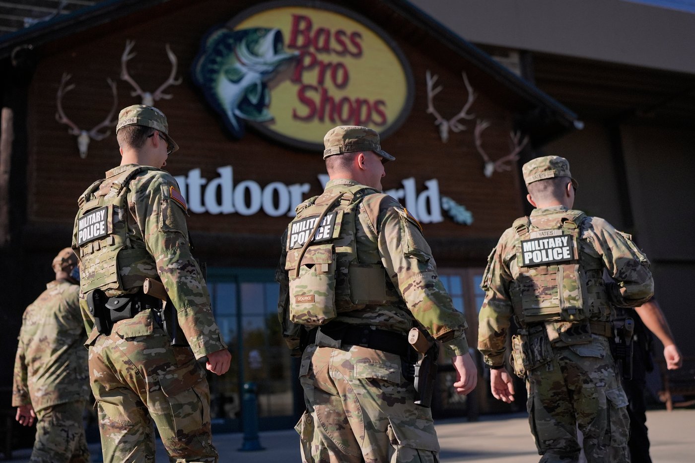National Guard stands down in Illinois while troops patrol in Memphis with local police | iNFOnews.ca National Guard stands down in Illinois while troops patrol in Memphis with local police | iNFOnews.ca