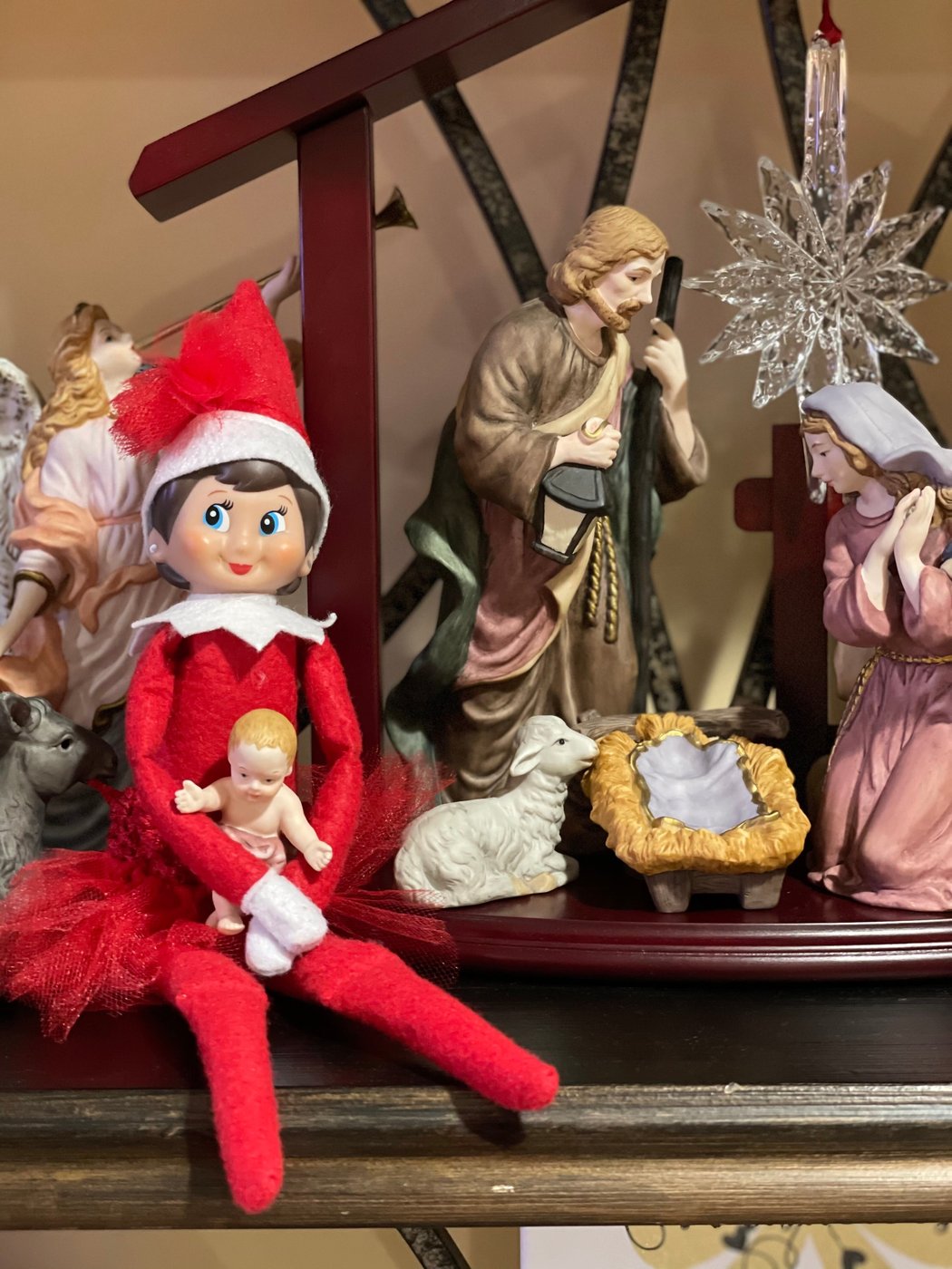 Parents under pressure offer creative tips for moving Santa's spy Elf on the Shelf | iNFOnews.ca Parents under pressure offer creative tips for moving Santa's spy Elf on the Shelf | iNFOnews.ca