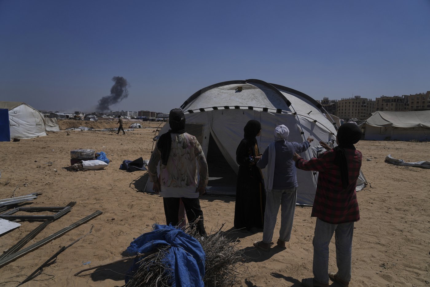 Despair deepens for a Palestinian family forced to flee across Gaza yet again | iNFOnews.ca