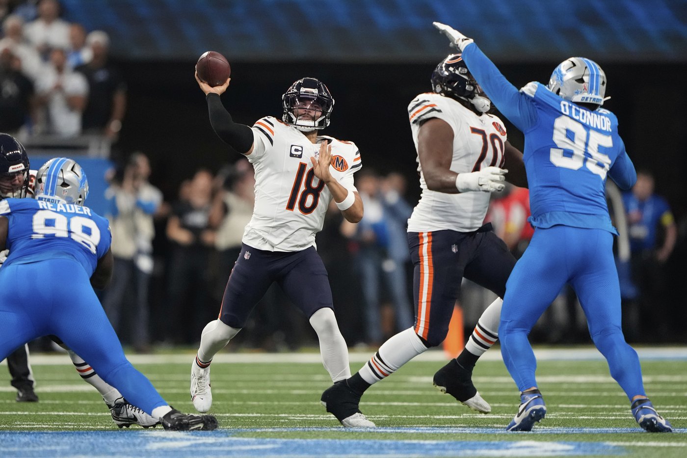 Goff throws 5 TDs, 3 to St. Brown, and Lions bounce back with 52-21 win over Ben Johnson-led Bears | iNFOnews.ca Goff throws 5 TDs, 3 to St. Brown, and Lions bounce back with 52-21 win over Ben Johnson-led Bears | iNFOnews.ca