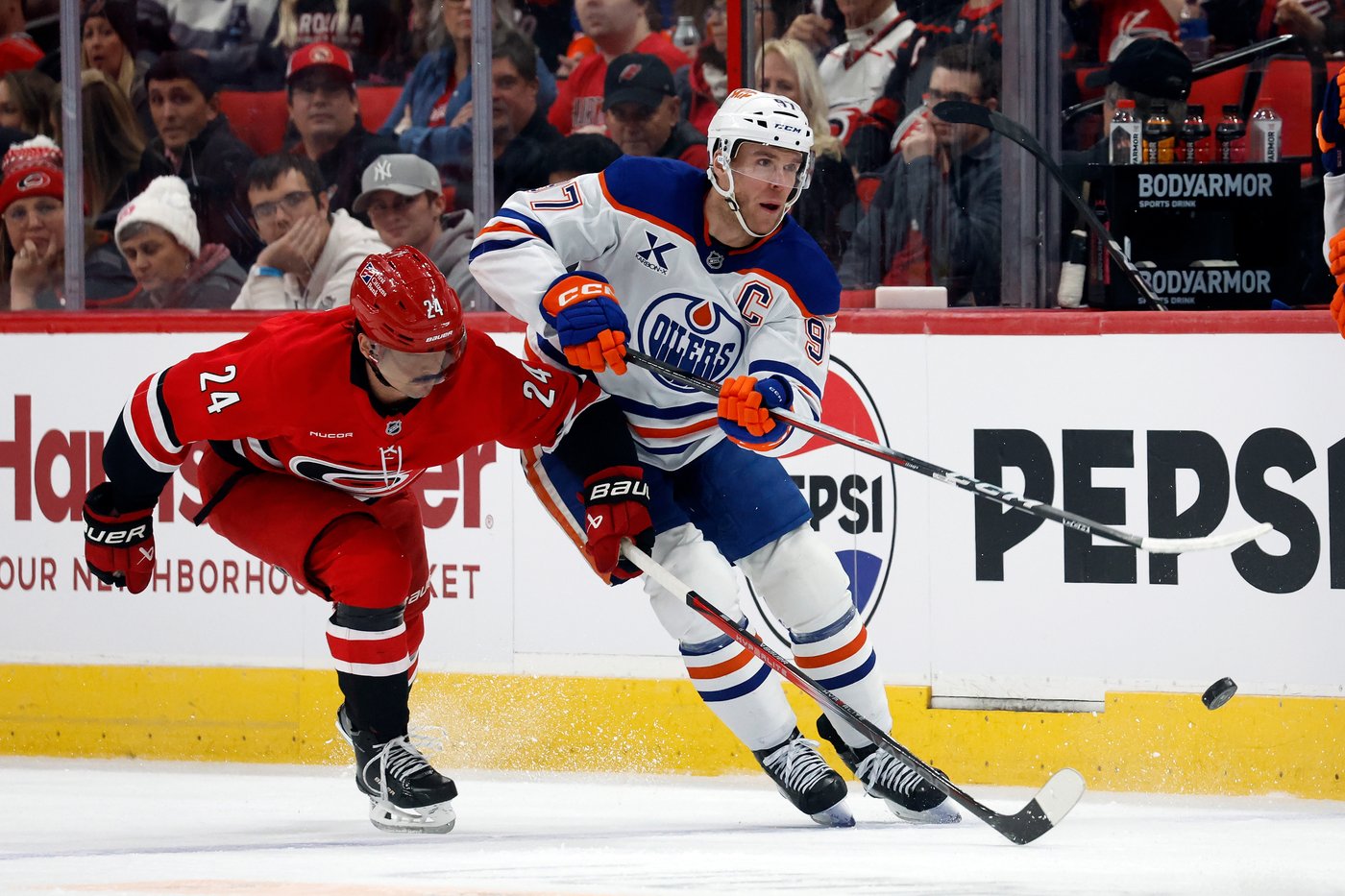 Draisaitl scores in OT to give Oilers 4-3 win against Hurricanes | iNFOnews.ca Draisaitl scores in OT to give Oilers 4-3 win against Hurricanes | iNFOnews.ca