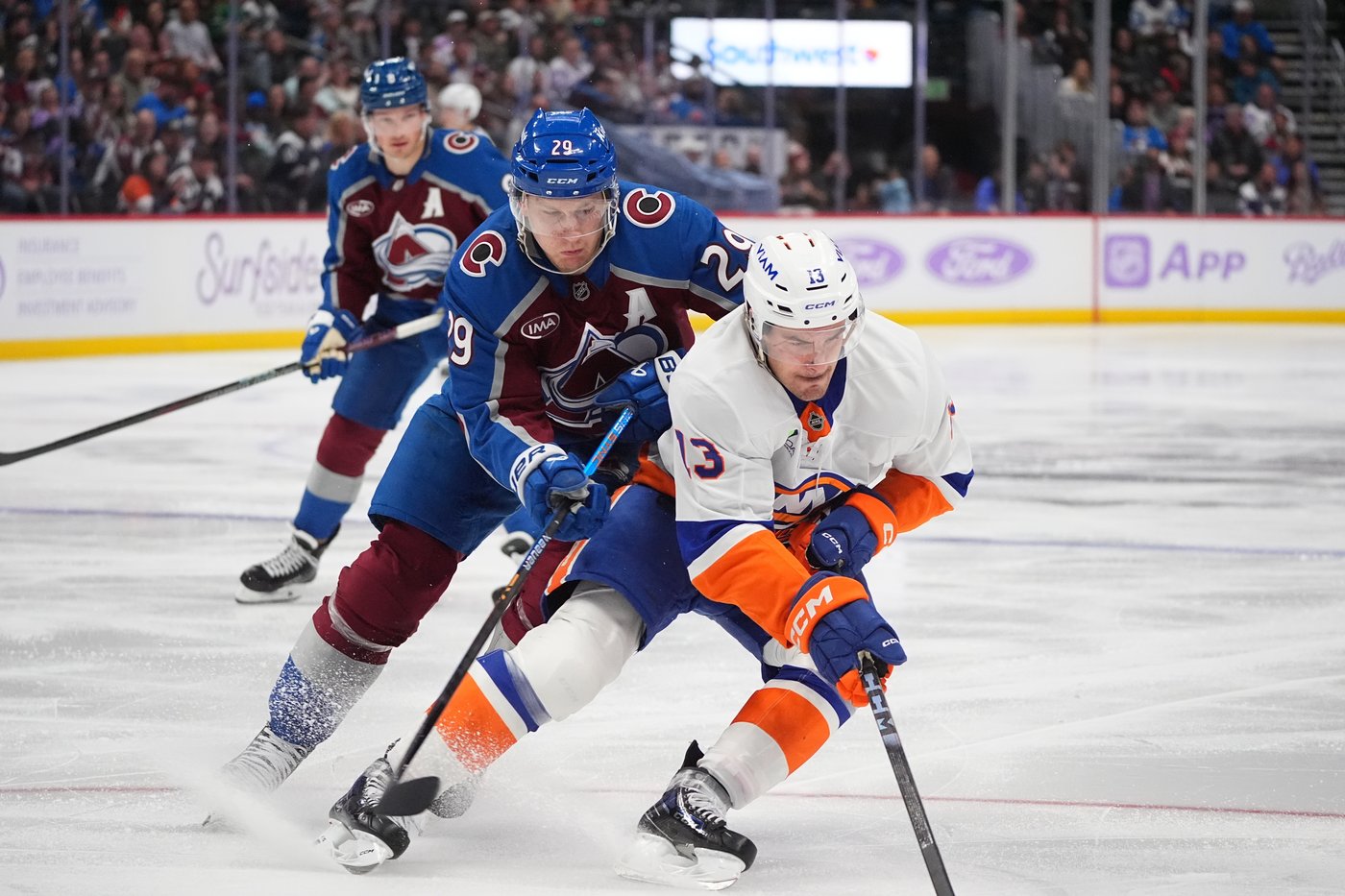 Colton, Olofsson score 1:19 apart, streaking Avs beat Islanders 4-1 | iNFOnews.ca Colton, Olofsson score 1:19 apart, streaking Avs beat Islanders 4-1 | iNFOnews.ca