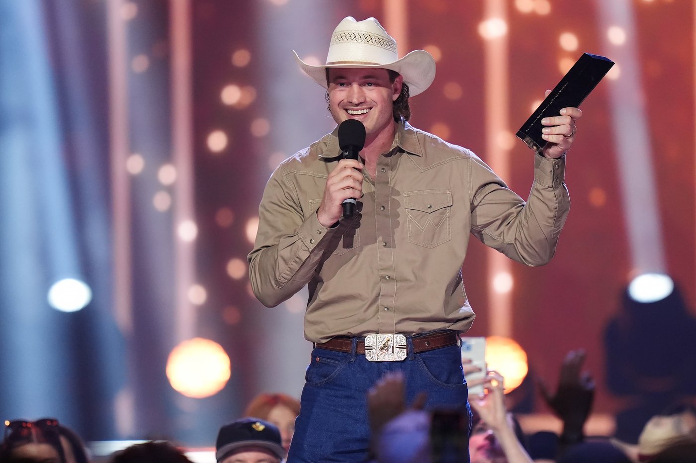 Josh Ross, Cameron Whitcomb win big at 2025 Canadian Country Music Awards | iNFOnews.ca