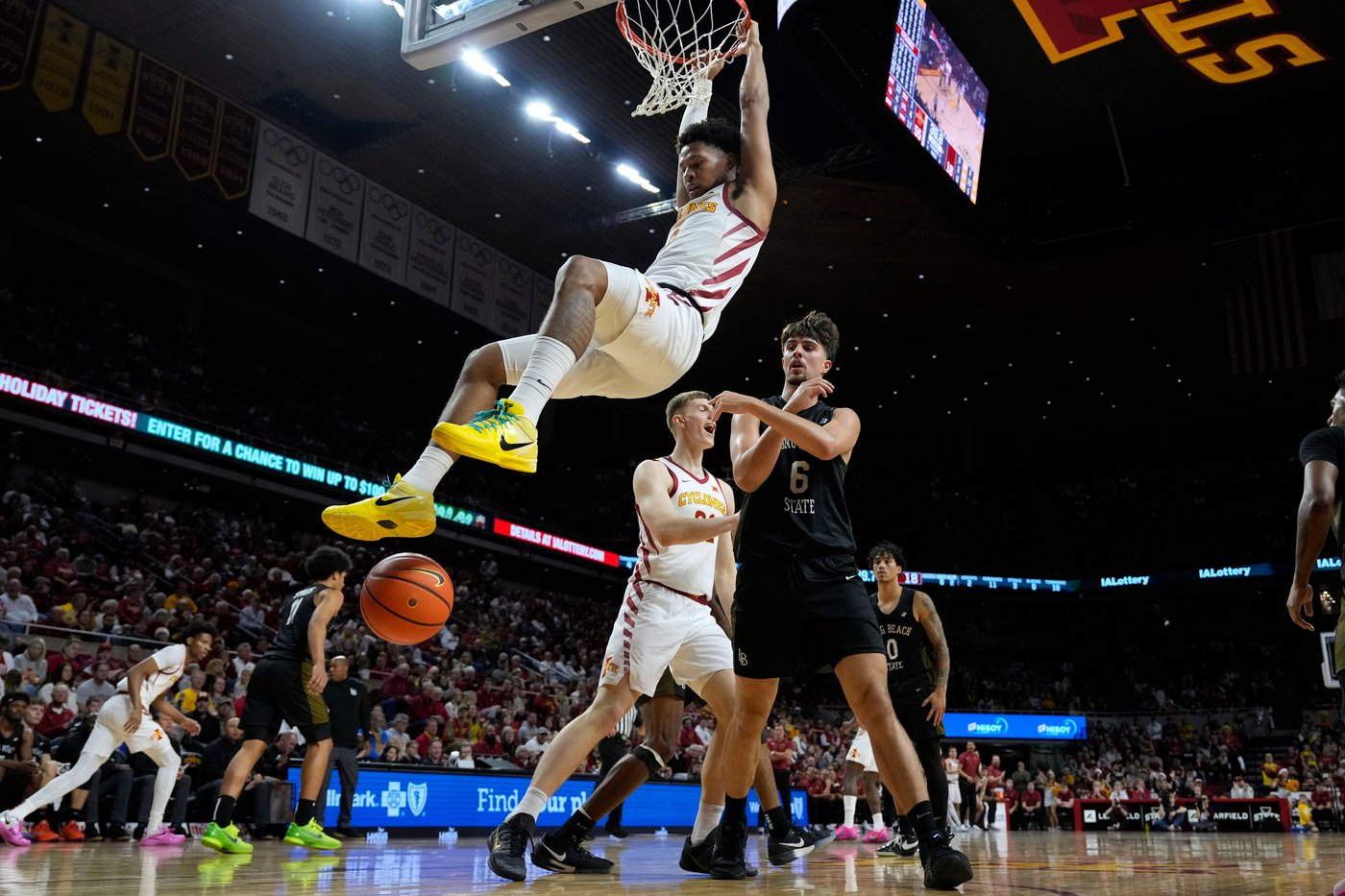 Momcilovic hits 7 3s, scores 27 points in No. 4 Iowa State's 91-60 win over Long Beach State | iNFOnews.ca