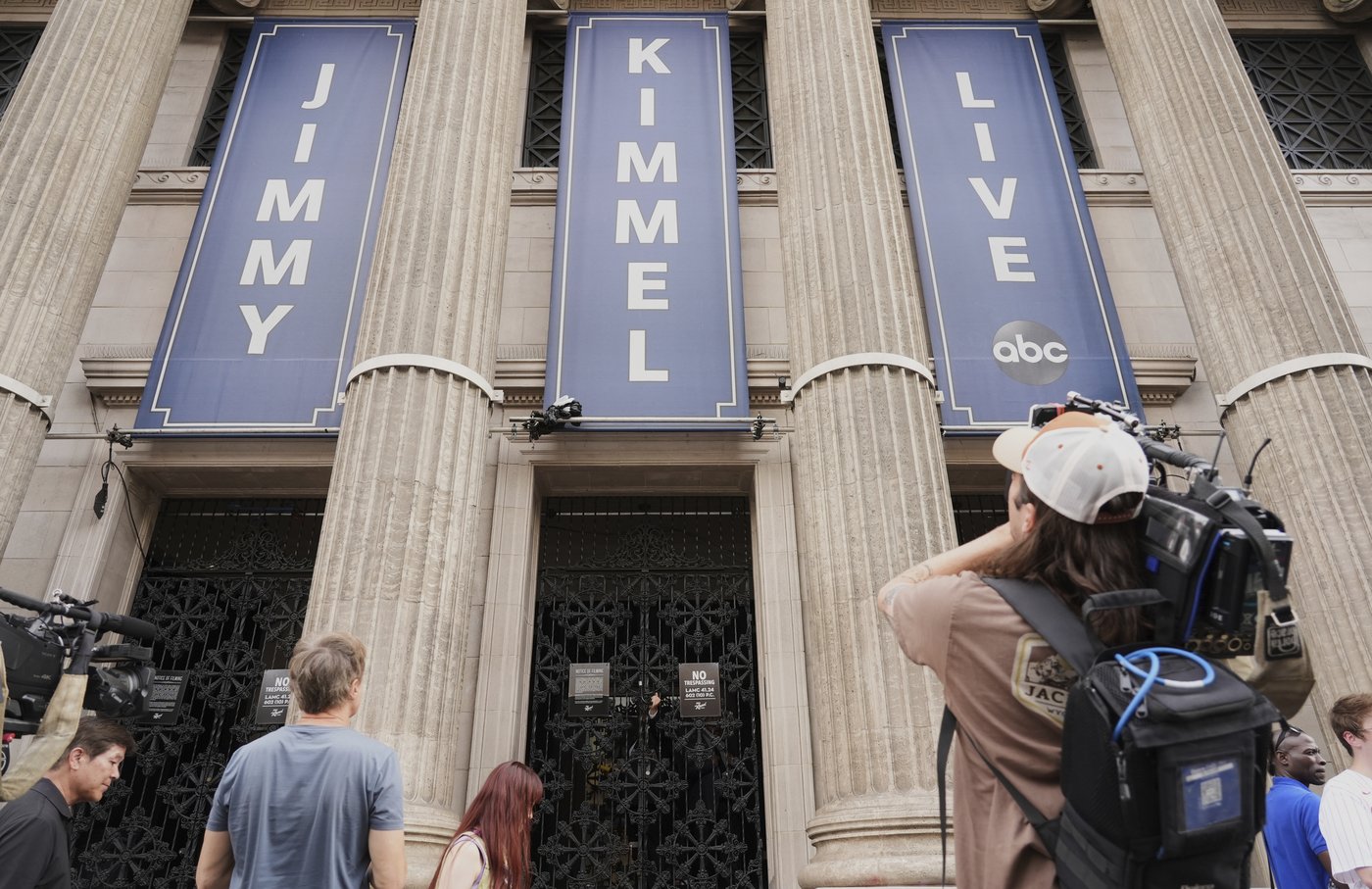 ABC suspends Jimmy Kimmel's late-night show indefinitely over his remarks about Charlie Kirk’s death | iNFOnews.ca