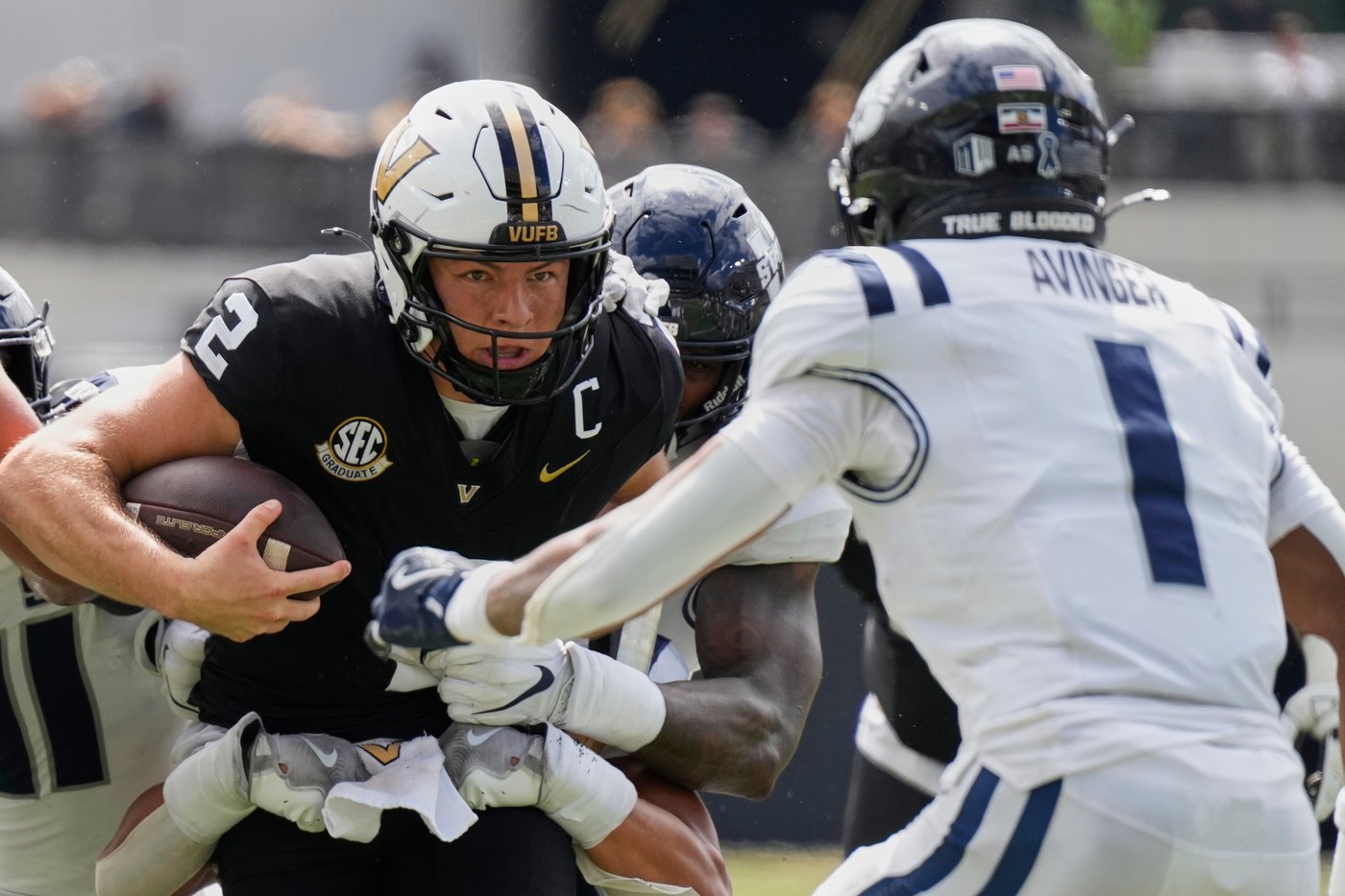 Pavia throws 5 TD passes, runs for a score to lead No. 18 Vanderbilt over Utah State 55-35 | iNFOnews.ca