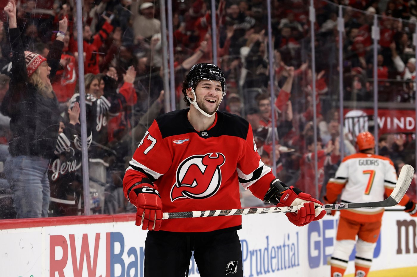 Devils beat the Ducks 4-1 to end a 5-game home losing streak | iNFOnews.ca Devils beat the Ducks 4-1 to end a 5-game home losing streak | iNFOnews.ca
