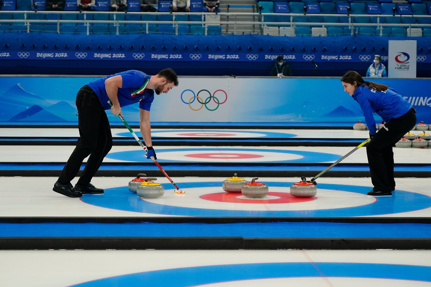 Cortina's curlers include an Olympic champion and the mayor. The venue was in a James Bond scene | iNFOnews.ca Cortina's curlers include an Olympic champion and the mayor. The venue was in a James Bond scene | iNFOnews.ca