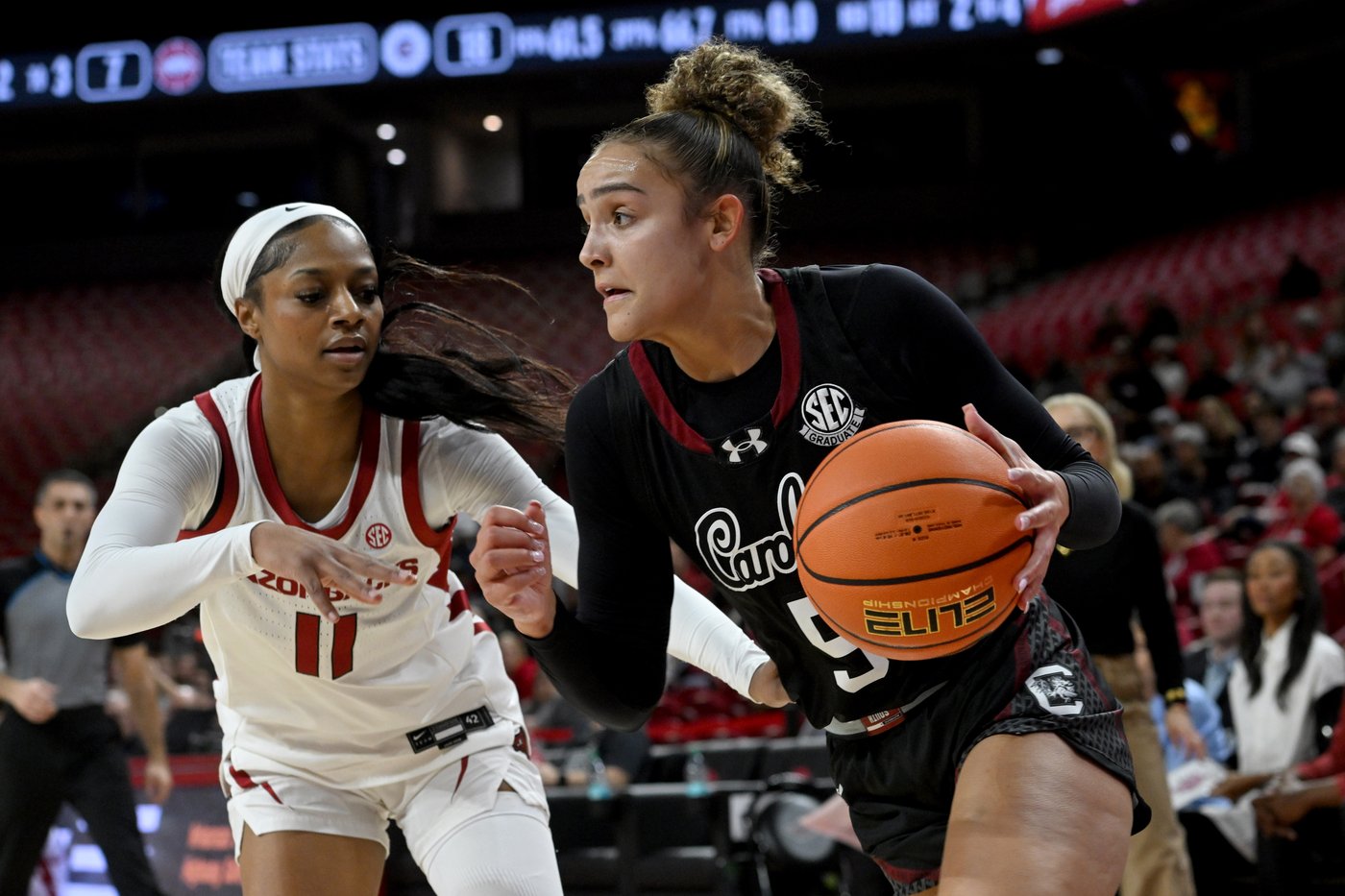 Joyce Johnson scores 22 points as No. 3 South Carolina beats Arkansas 93-58 | iNFOnews.ca