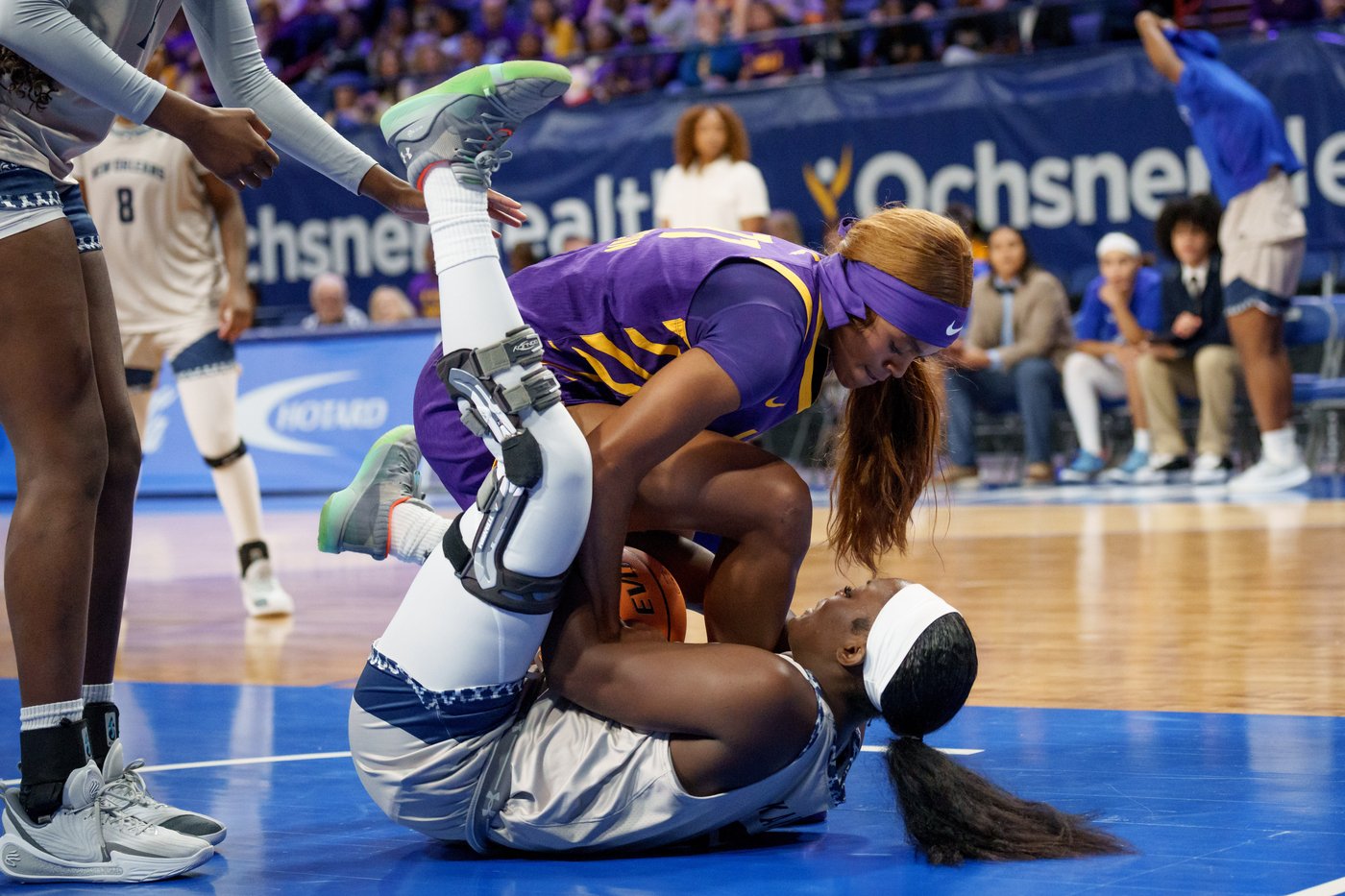 Kate Koval has career-high 22 points in No. 5 LSU's 126-62 romp over winless UNO | iNFOnews.ca