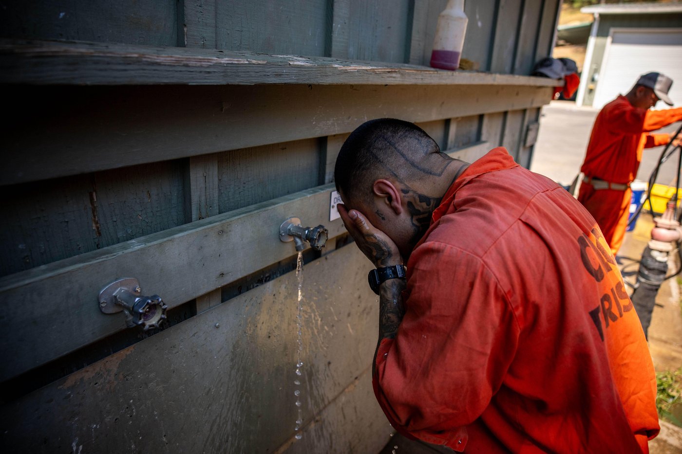 PHOTO ESSAY: Young California inmates learn skills to fight wildfires | iNFOnews.ca