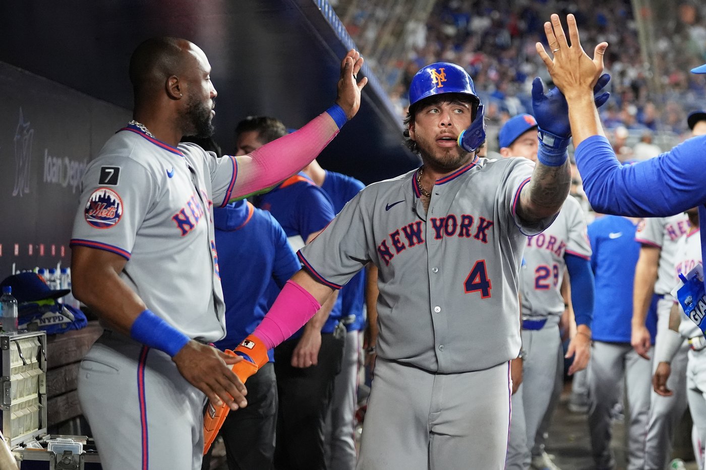 Reds and Mets chasing final National League playoff spot on last day of regular season | iNFOnews.ca