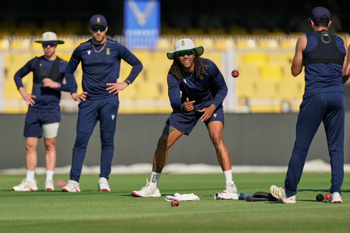 Leading the 2-test series 1-0, South Africa wins the toss and bats 1st against India | iNFOnews.ca