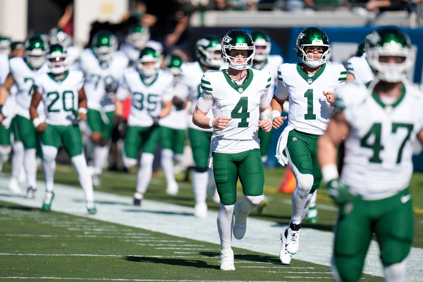 Jets' undrafted rookie Brady Cook will start again at quarterback against the Saints | iNFOnews.ca