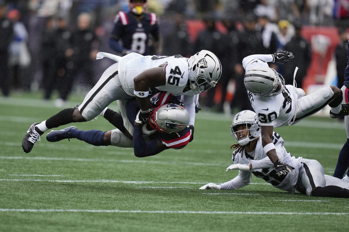 Geno Smith passes for 362 yards and a TD in Raiders debut as Vegas thwarts Patriots 20-13 | iNFOnews.ca Geno Smith passes for 362 yards and a TD in Raiders debut as Vegas thwarts Patriots 20-13 | iNFOnews.ca
