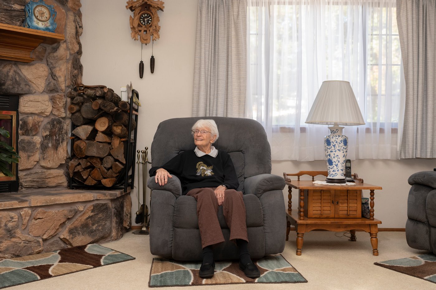 WWII nurses who dodged bullets and saved lives deserve Congressional honor, lawmakers say | iNFOnews.ca