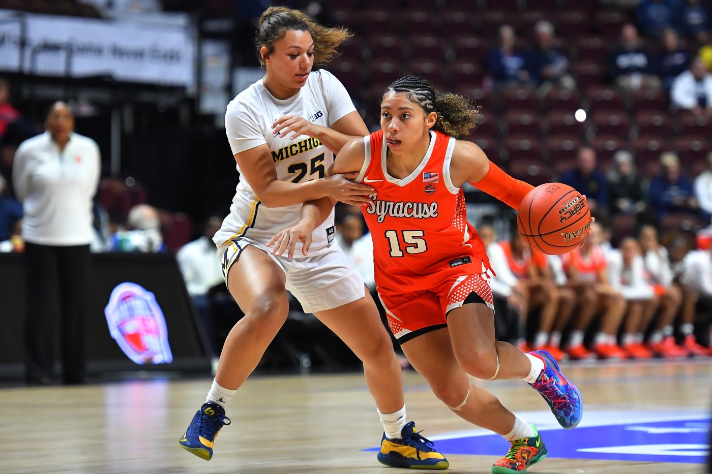 Delfosse scores 21, leads No. 6 Michigan past Syracuse in Hall of Fame Women’s Showcase | iNFOnews.ca