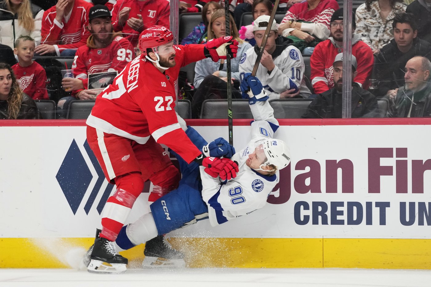 Gourde's unassisted goals power Lightning past Red Wings 6-3 for sixth straight victory | iNFOnews.ca