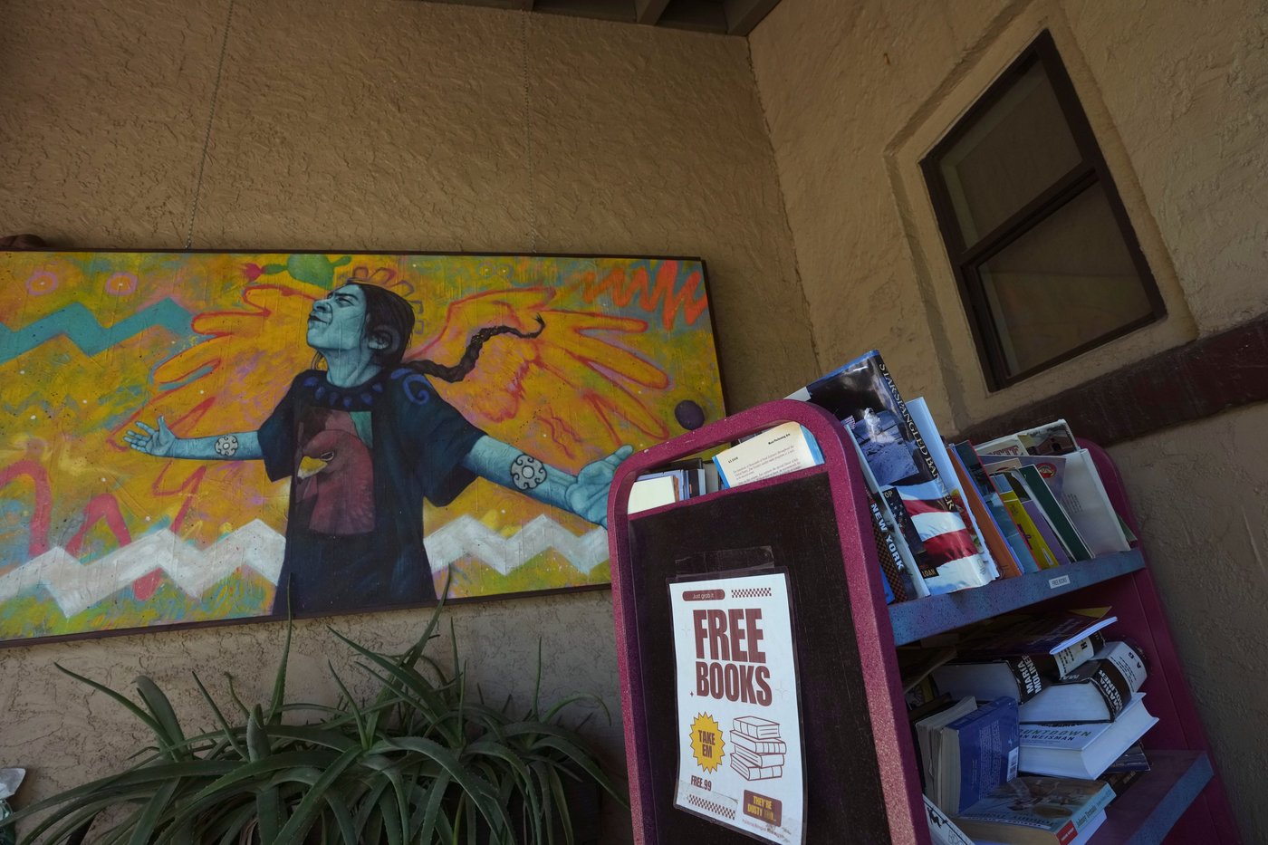 Hispanic authors and bookstores push for representation in publishing | iNFOnews.ca Hispanic authors and bookstores push for representation in publishing | iNFOnews.ca