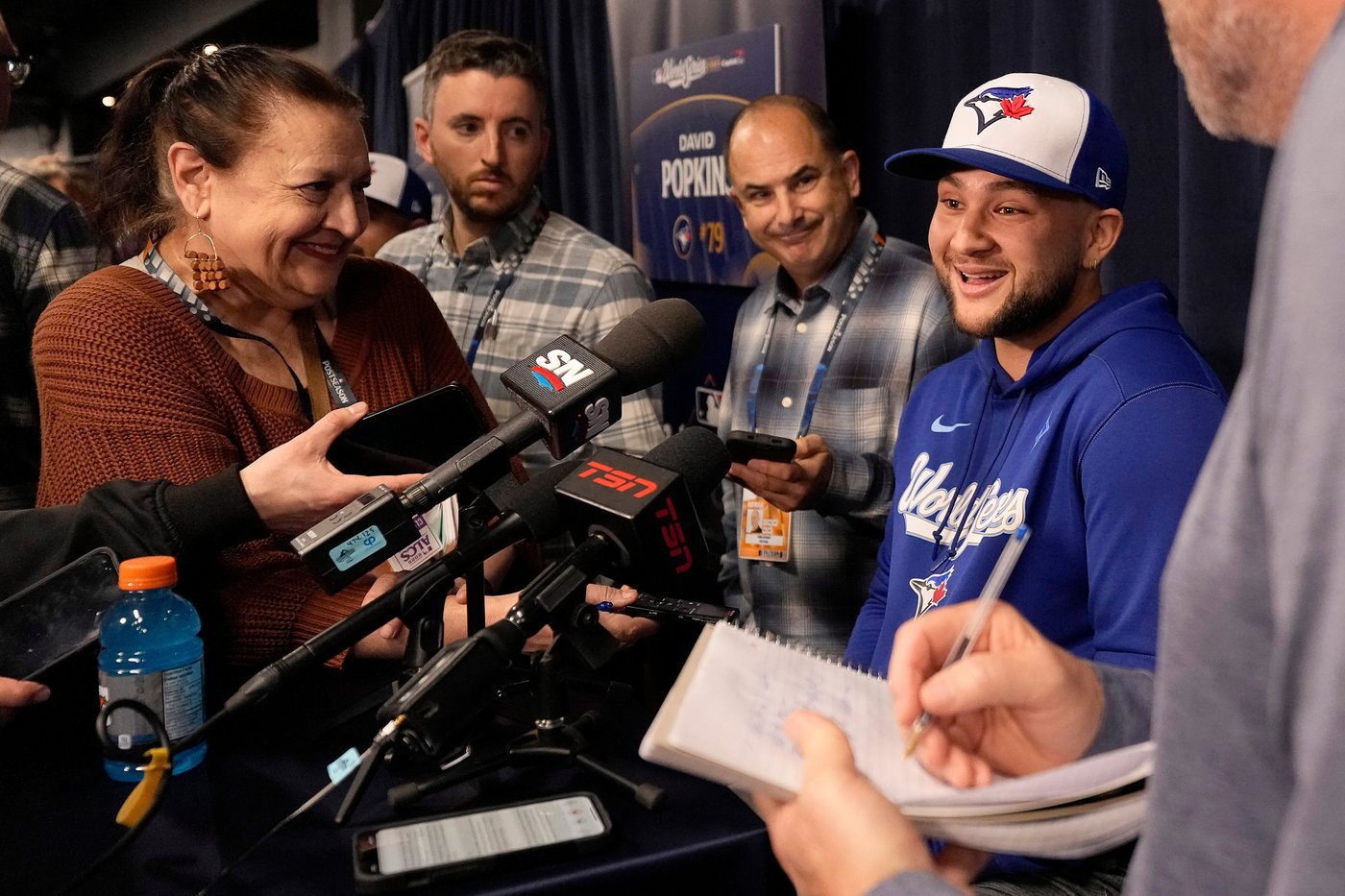 Bo Bichette could be activated by the Blue Jays for their World Series opener vs. the Dodgers | iNFOnews.ca Bo Bichette could be activated by the Blue Jays for their World Series opener vs. the Dodgers | iNFOnews.ca