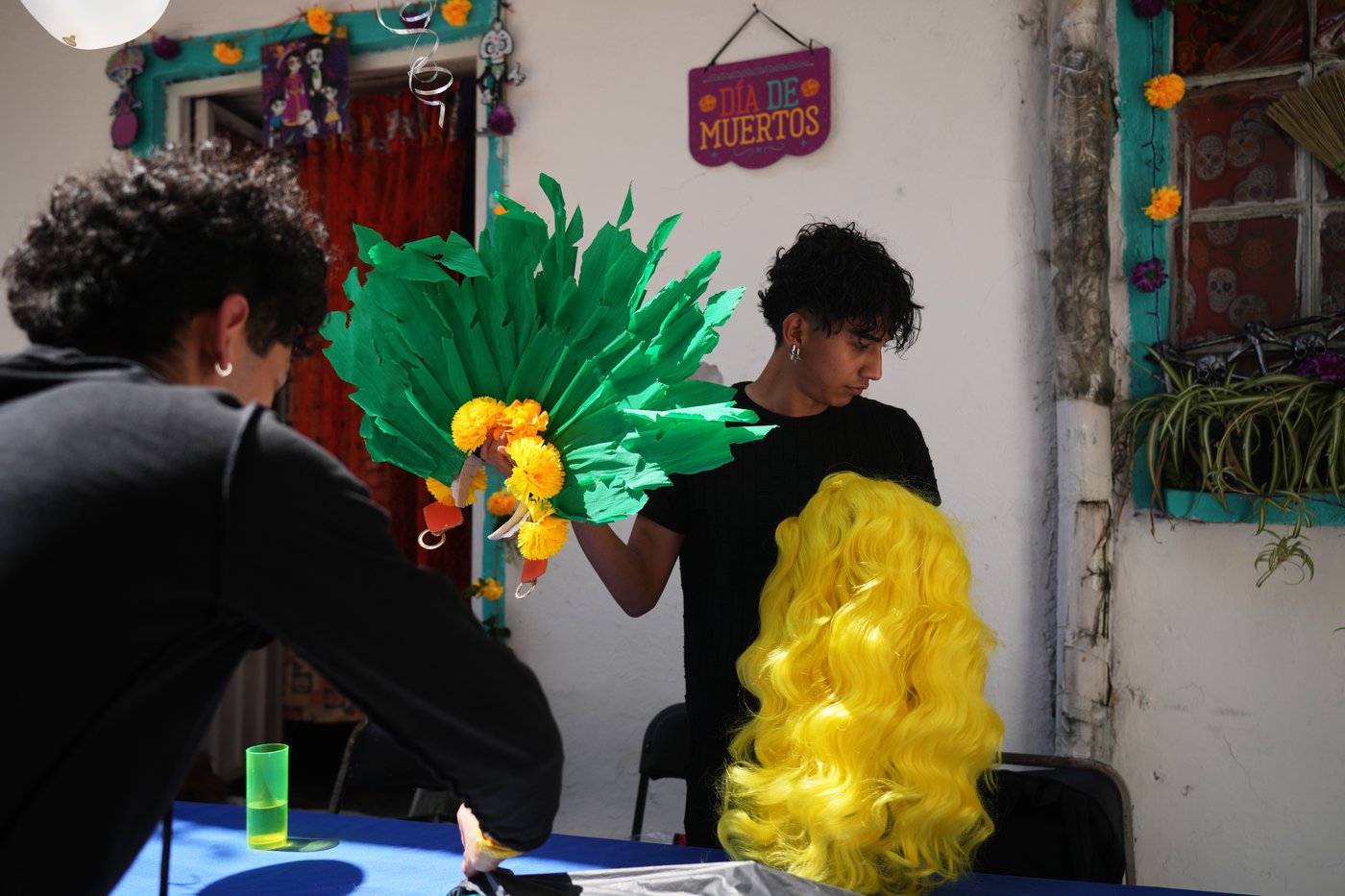LGBTQ+ artists bring pride to Mexico City's Catrina parade ahead of Day of the Dead, in photos | iNFOnews.ca