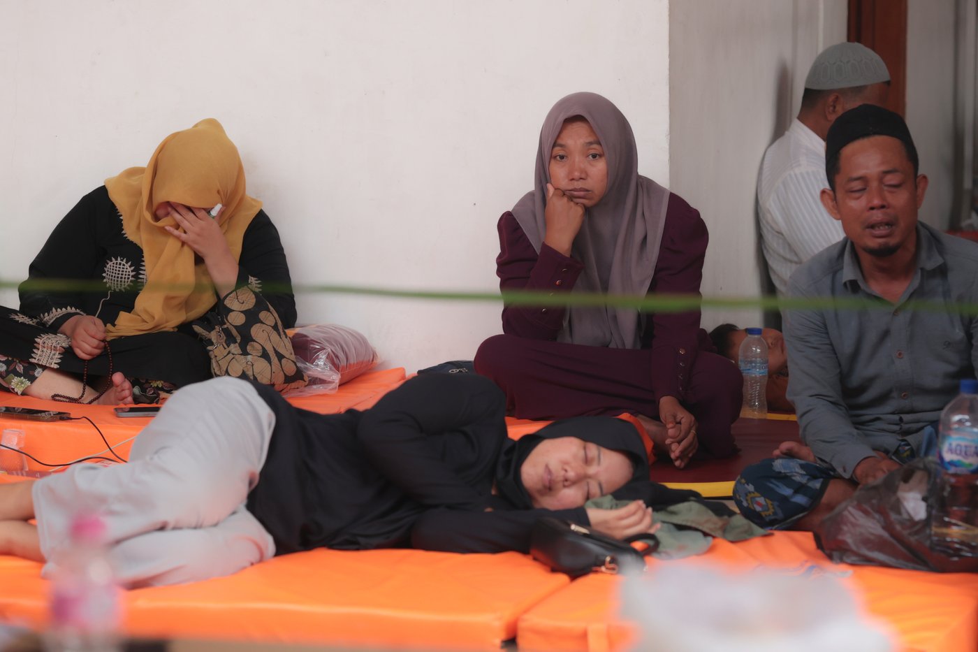 Photos from the collapse of an Islamic school building in Indonesia | iNFOnews.ca