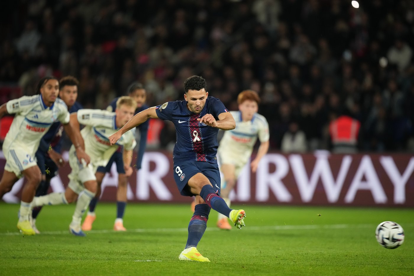 PSG deny Strasbourg historic win to stay top of Ligue 1 after thrilling draw | iNFOnews.ca