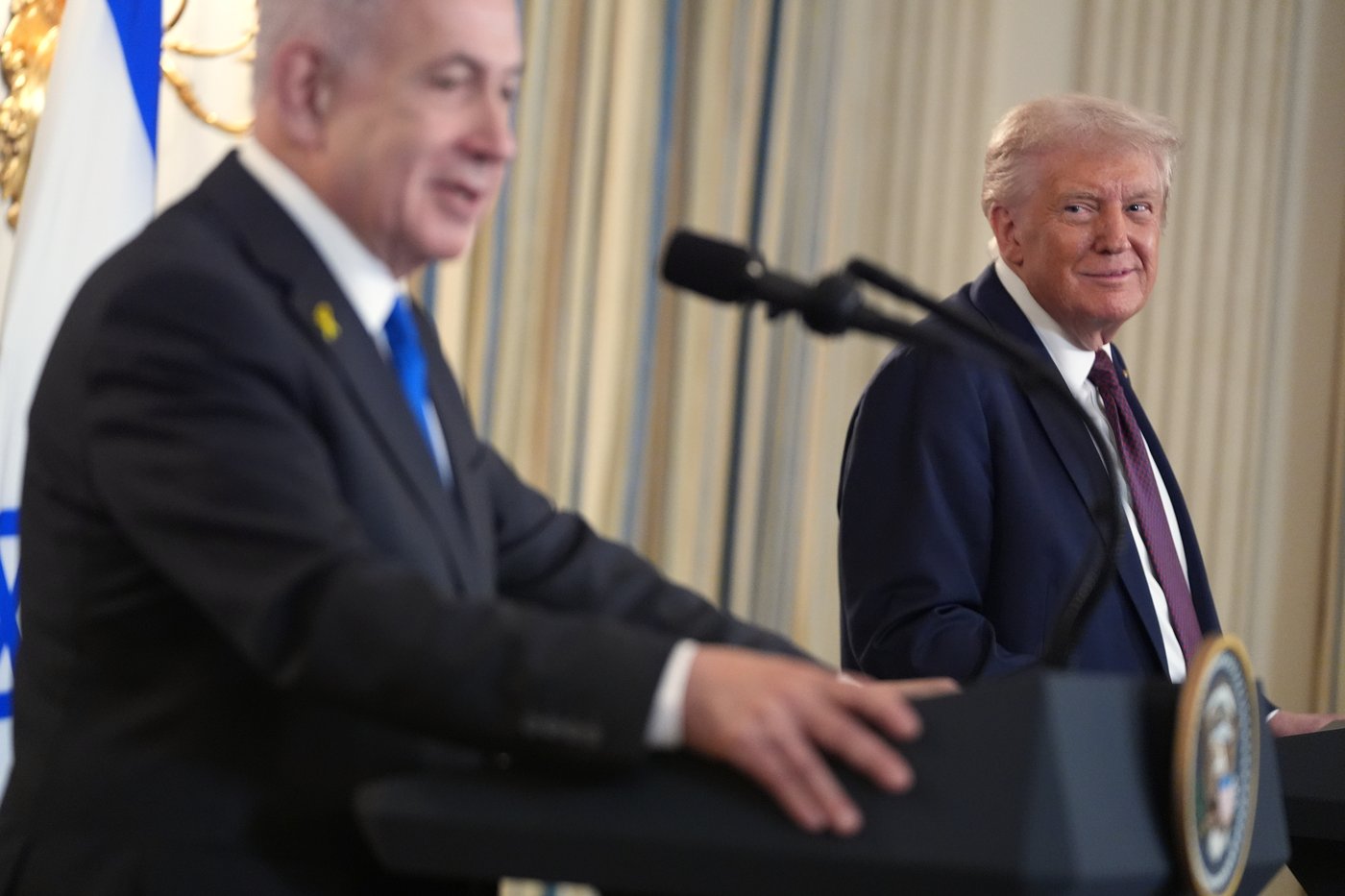 Trump and Netanyahu say they've agreed on a plan to end the Gaza war. Hamas is now reviewing it | iNFOnews.ca