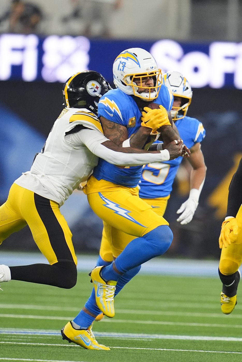 Keenan Allen's 'genius' play call helps him make Chargers history | iNFOnews.ca