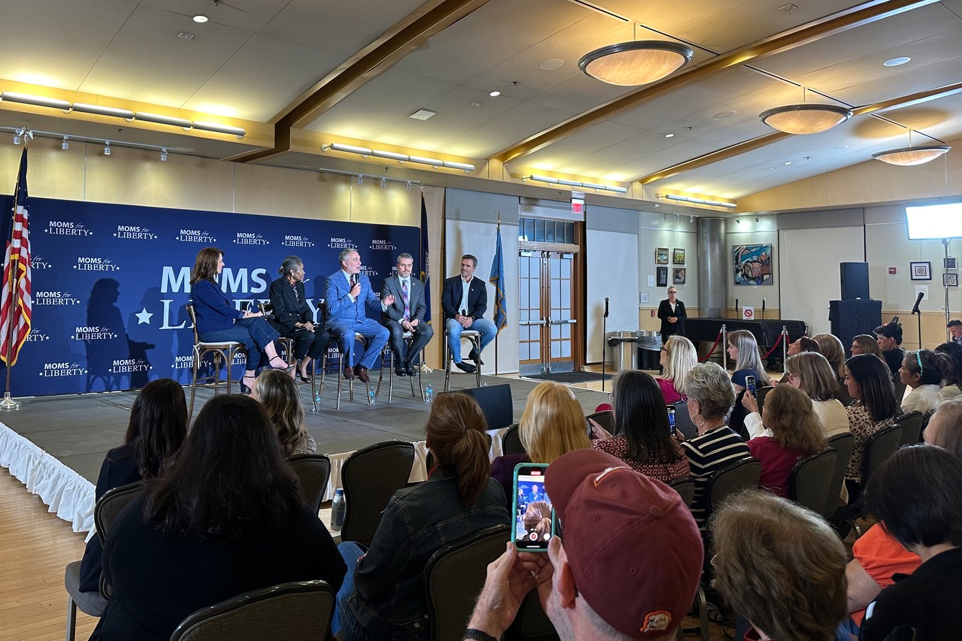 Virginia gubernatorial candidates debate trans youth rights as LGBTQ+ voters weigh a fraught moment | iNFOnews.ca Virginia gubernatorial candidates debate trans youth rights as LGBTQ+ voters weigh a fraught moment | iNFOnews.ca