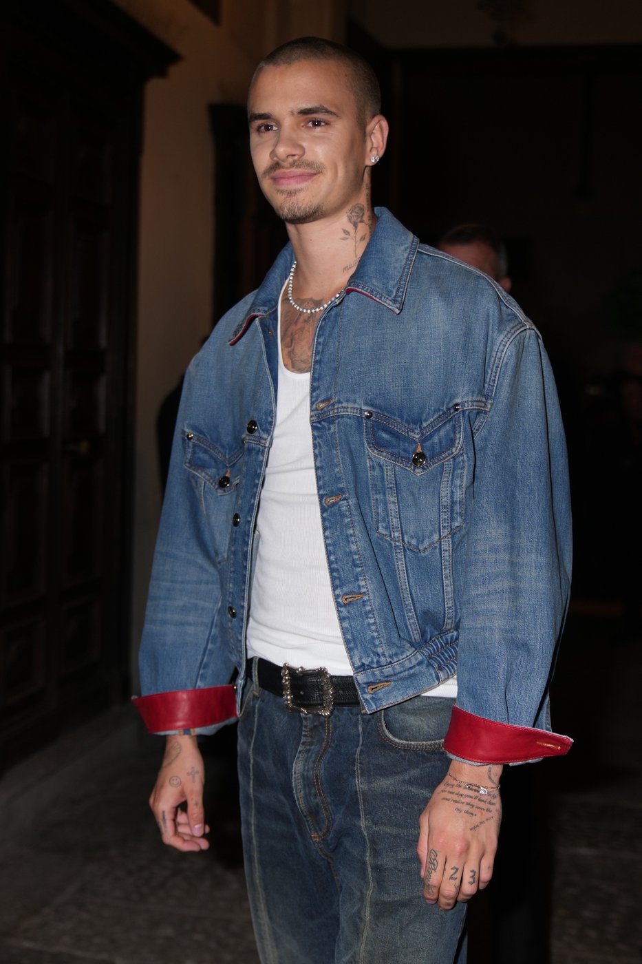 Dario Vitale debuts as Versace creative director in 'intimate' event with VIPs and sex-charged looks | iNFOnews.ca