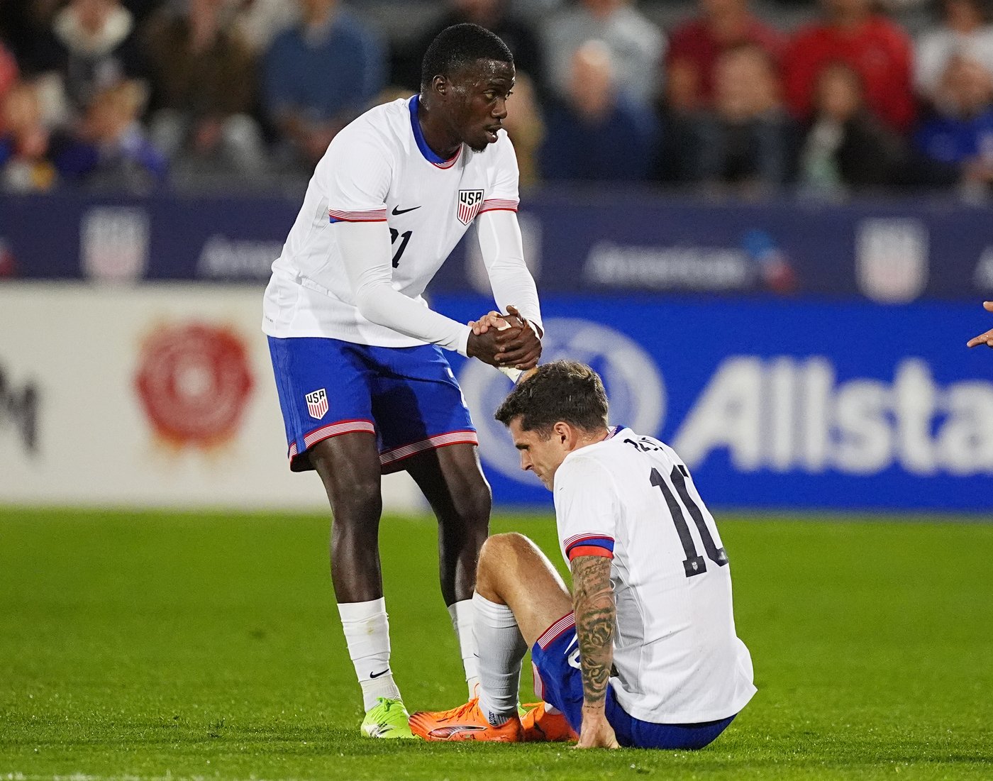 Christian Pulisic leaves US friendly against Australia because of apparent hamstring injury | iNFOnews.ca Christian Pulisic leaves US friendly against Australia because of apparent hamstring injury | iNFOnews.ca