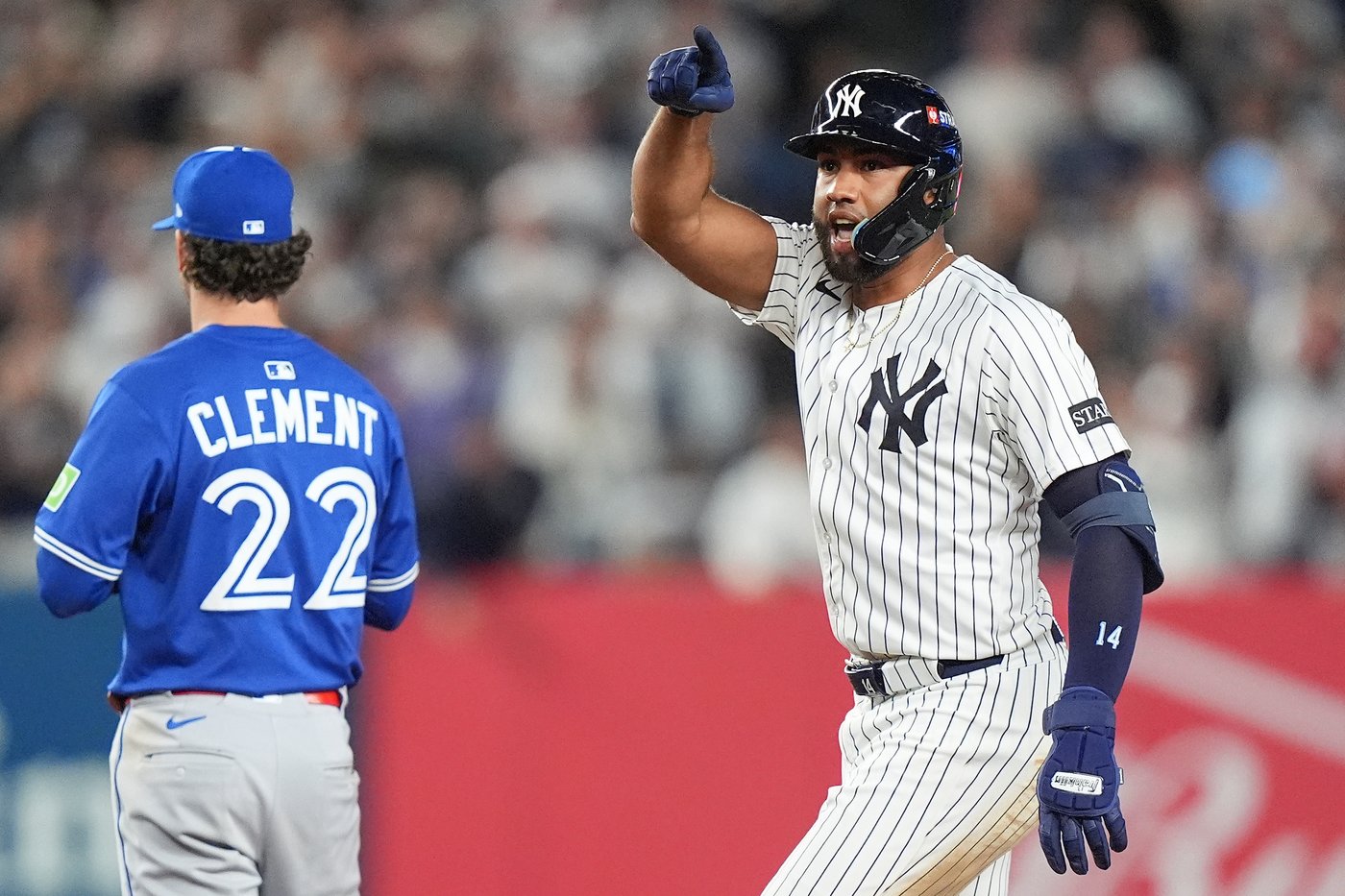 Photo Gallery: Yankees beat Blue Jays 9-6 in Game 3 | iNFOnews.ca