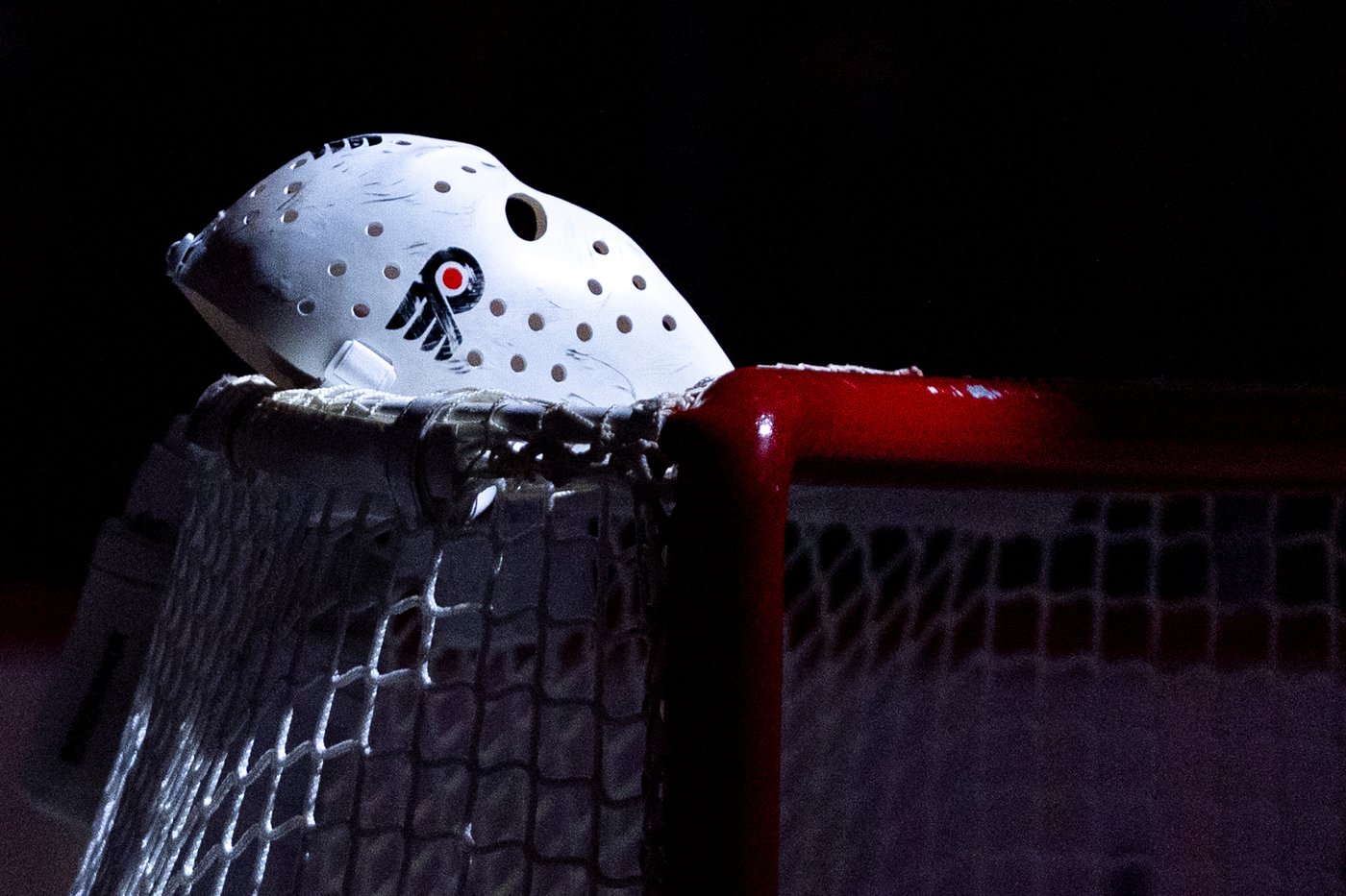 Flyers honor late former goalie great Bernie Parent | iNFOnews.ca