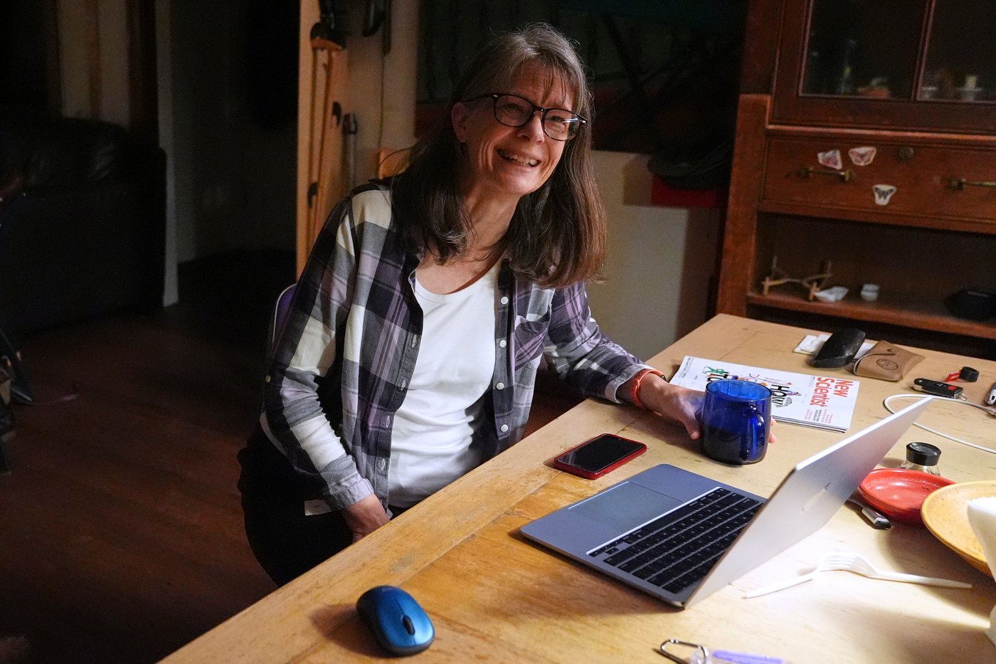 Photos show Mary E. Brunkow waking up to the news she is a Nobel winner in medicine | iNFOnews.ca