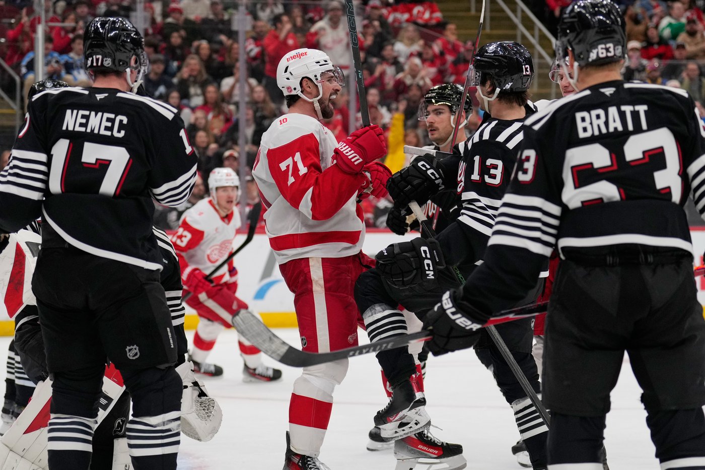 Devils snap losing streak with 4-3 win over Red Wings | iNFOnews.ca Devils snap losing streak with 4-3 win over Red Wings | iNFOnews.ca