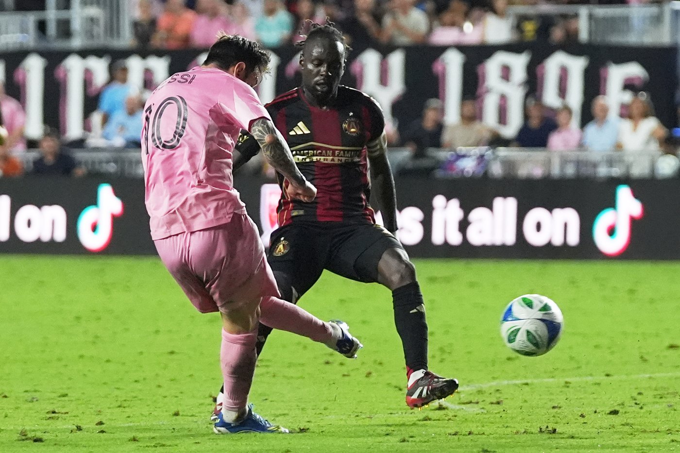 Lionel Messi scores twice, adds assist in Inter Miami's 4-0 victory over Atlanta United | iNFOnews.ca