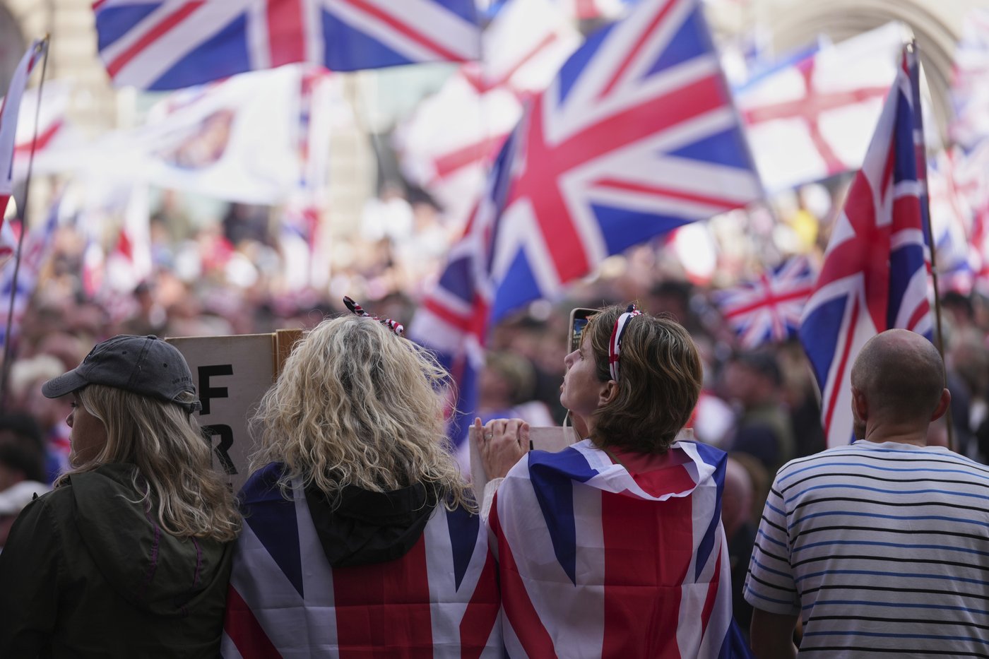 British politicians condemn Elon Musk's comments at anti-migrant rally | iNFOnews.ca