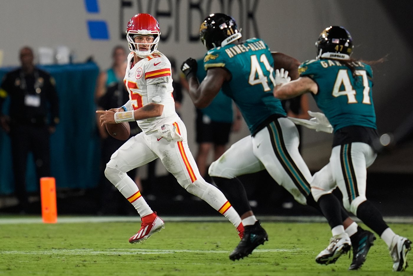 Chiefs' penalty woes continue in loss to Jaguars, their third straight one-score defeat | iNFOnews.ca