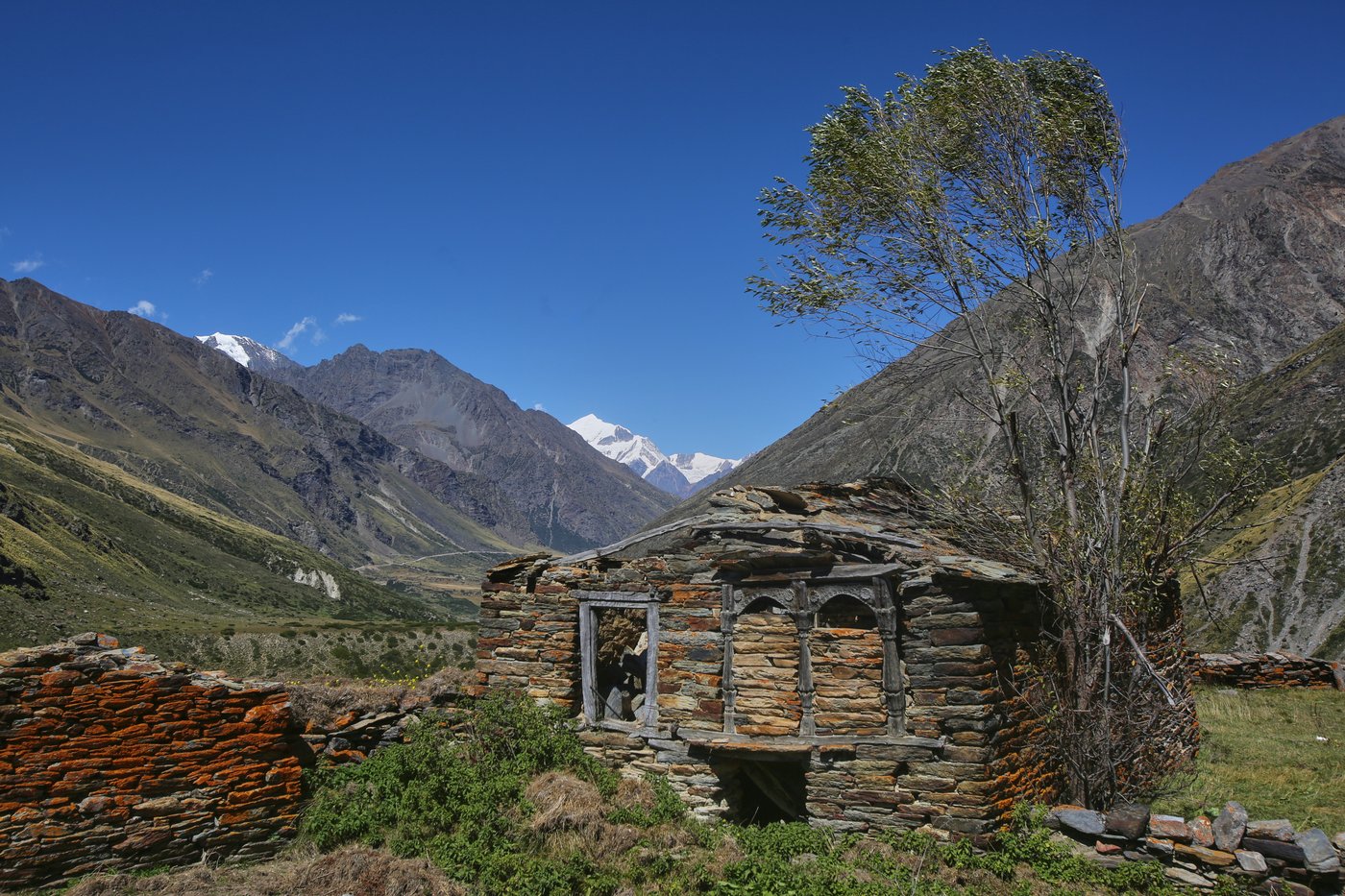 Photos show life slowly returning to abandoned Himalayan villages in India | iNFOnews.ca