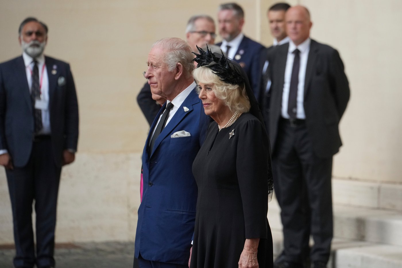 Photos of King Charles III and Queen Camilla visiting the Vatican to pray with Pope Leo XIV | iNFOnews.ca