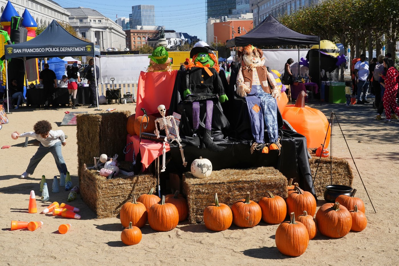 One of San Francisco's most troubled neighborhoods brings a pumpkin patch to its children | iNFOnews.ca One of San Francisco's most troubled neighborhoods brings a pumpkin patch to its children | iNFOnews.ca