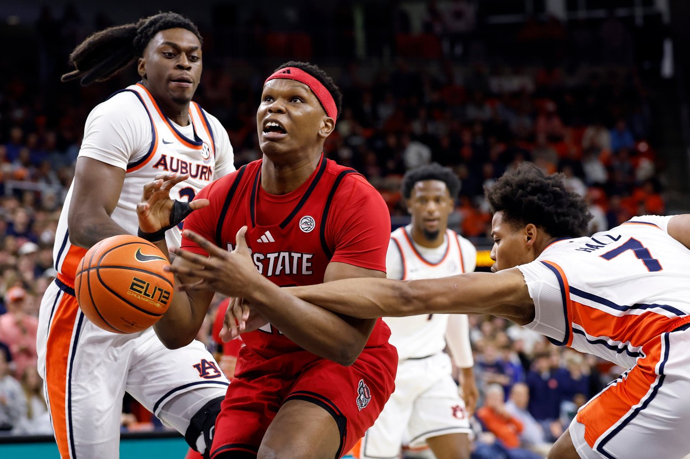 Overton and Hall lead the way for No. 20 Auburn in 83-73 win over NC State in ACC/SEC Challenge | iNFOnews.ca Overton and Hall lead the way for No. 20 Auburn in 83-73 win over NC State in ACC/SEC Challenge | iNFOnews.ca