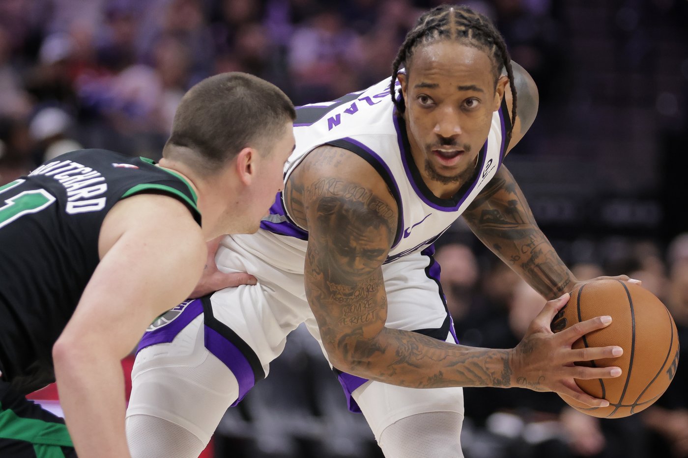 Brown scores 29 points and Celtics pull away in 4th quarter for 120-106 win over Kings | iNFOnews.ca