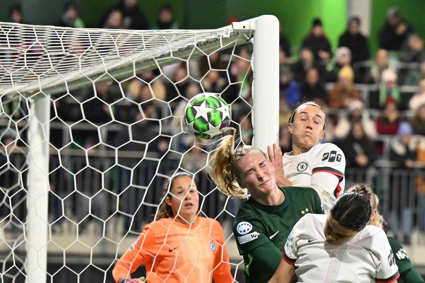 Titleholder Arsenal drawn on path to face Chelsea in Women's Champions League quarterfinals | iNFOnews.ca Titleholder Arsenal drawn on path to face Chelsea in Women's Champions League quarterfinals | iNFOnews.ca